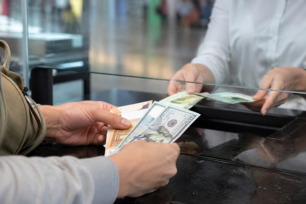 Currency Exchange Tips for Tourists